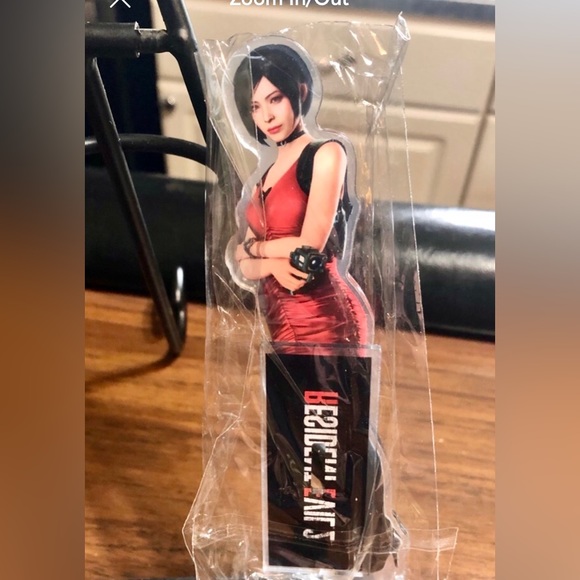 Resident Evil Ada Wong Desk/Cake Topper - Picture 1 of 2